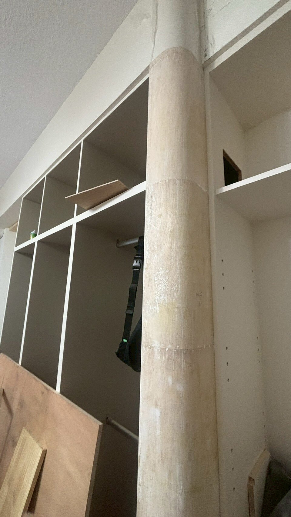 林宅木作衣櫃櫃體施工中