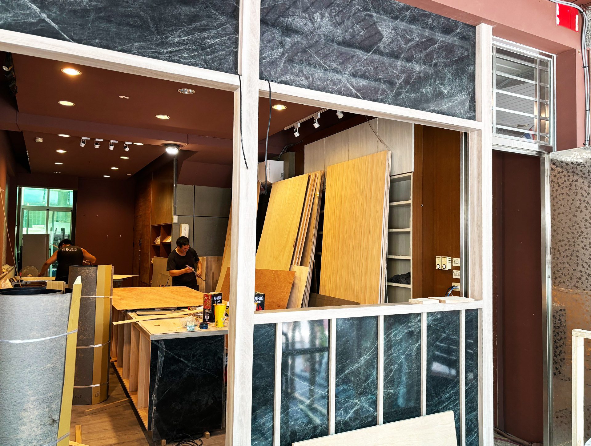 店面施工現場與門面整合